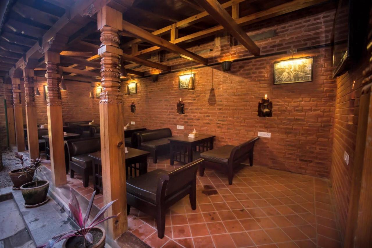 Hotel Baha Restaurant And Cafe Bhatgoan Exterior foto