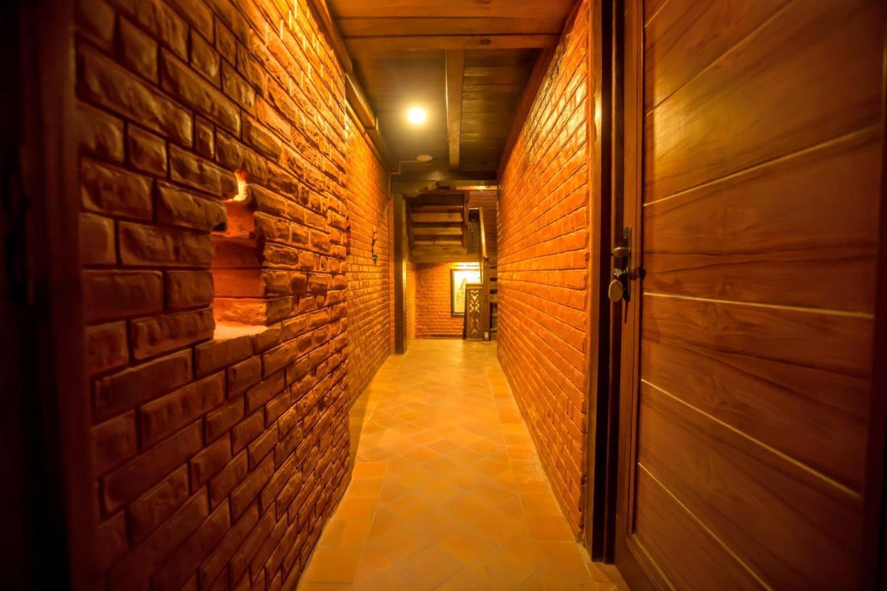 Hotel Baha Restaurant And Cafe Bhatgoan Exterior foto